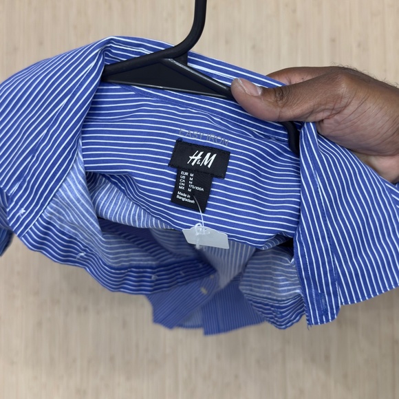 H&M Striped Button Down - Size M - Picture 4 of 5
